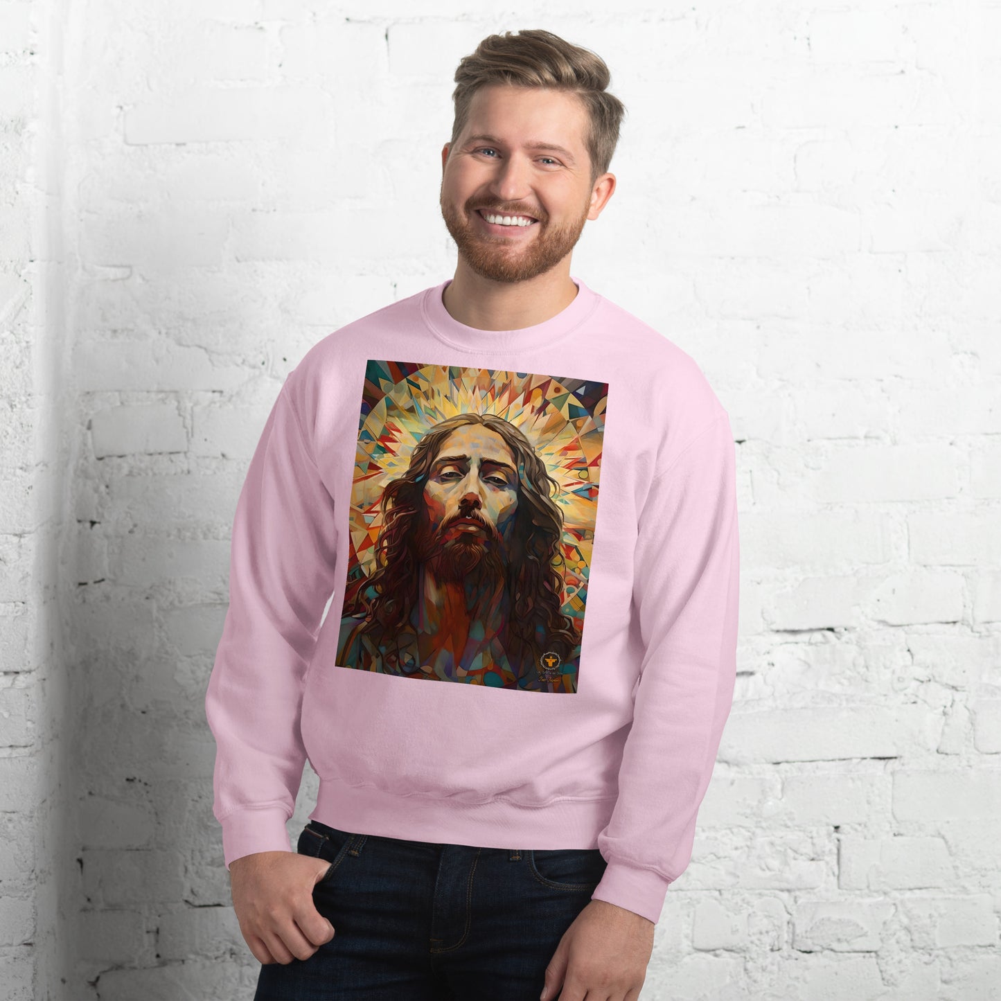 joven con sudadera rosa imagen del rostro de Jesus