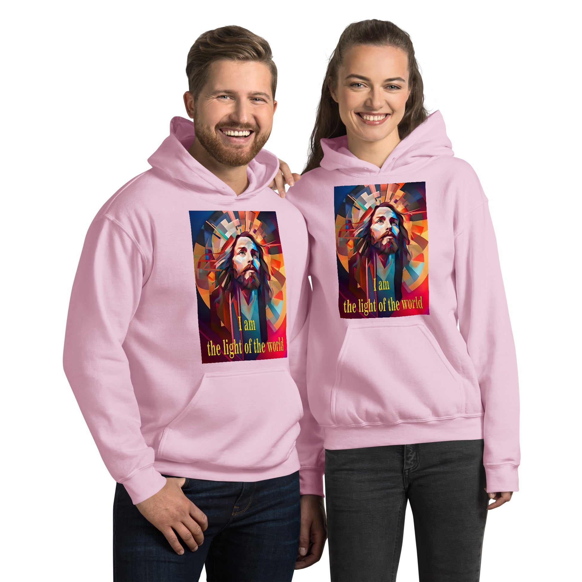 jovenes alegres con sudadera con capucha color rosa con imagen de cristo con mirada arriba